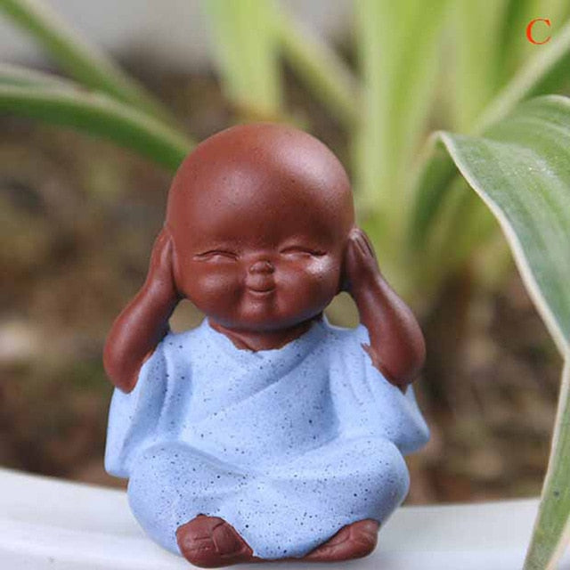 Ceramic Ornaments Monk Small Buddha Statue Monk Figurine Tathagata India Yoga Mandala Tea Pet Purple Ceramic Crafts Decorative